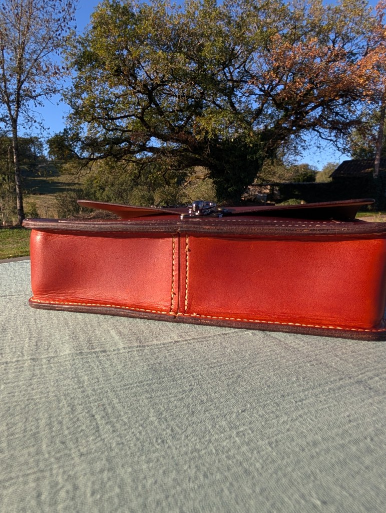 Autre vue du sac artisanal Shruti Box
