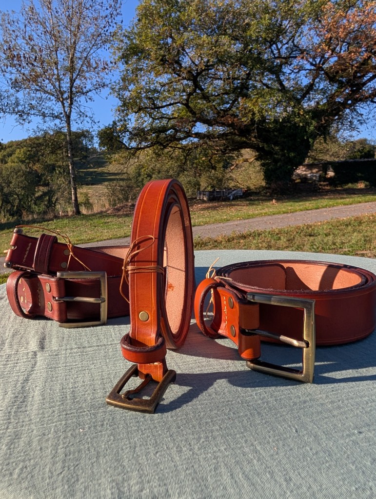 Modèles de ceintures en cuir à tannage végétal
