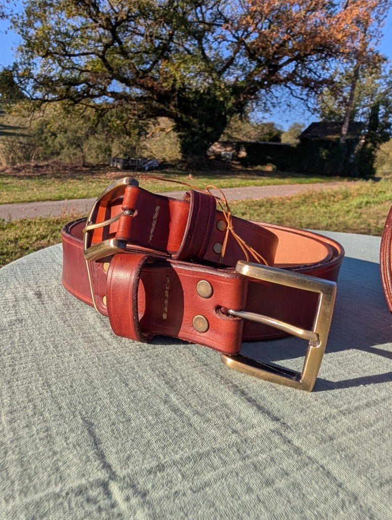Ceinture réalisée à la main